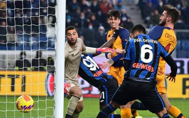  VAR争议判罚引发主帅集体炮轰  